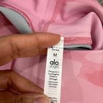 Alo Yoga  Pink Camo Patterned Leggings Small High rise Pants Photo 5