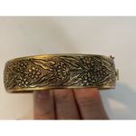 VTG Brass Hinged Floral Embossed Metal Bracelet Gold Beautiful Condition Photo 1