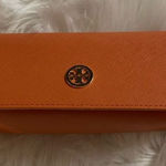 Tory Burch  orange sunglasses case Photo 0