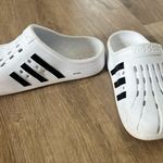 Adidas  slides Photo 1