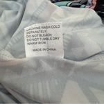 Geometric and Floral Wide Photo 9