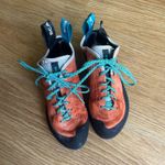 Scarpa Women’s Climbing Shoes Photo 1