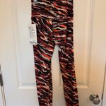 Lululemon NWT Lunar New Year 25” leggings Size 2 Photo 2