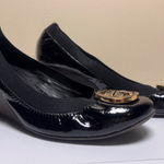 Tory Burch Black Patent Leather Wedge Heel Shoes Women's Size 8.5M G12 Logo Photo 0