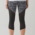 Lululemon Legging Size 4 Deep Breath Crop (21" ) Iced Wave White Black Photo 14