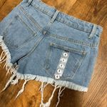 ZARA NWT  Buttom Fly Frayed Hem Jean Shorts Sz 6 Light Medium Wash Photo 7