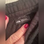 The North Face Wander Women’s 2.0 Joggers Style Pant; Pockets; size XL Photo 4