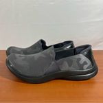 Bzees Jitterbug Women’s Grey Camo Slip On Shoe Size 9 #B1638 Gray Photo 3