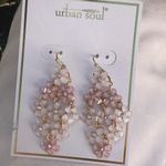Urban Outfitters soul pink flower gold tone drops earrings diamond shape 💠 Photo 1