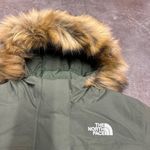 The North Face  women's Arctic parka color thyme NF0A4R2VNYC Photo 4