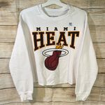 Hybrid Apparel NBA Miami Heat crop white sweatshirt women Size Medium Photo 4