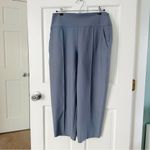 Athleta  Stellar Wide Crop Pants UPF Wrinkle Resistant Size 10 Photo 2