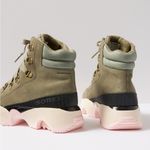 Sorel NWT Kinetic Impact Conquest Waterproof Sneaker Boot Green Pink Size 8.5 Photo 2