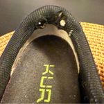 Kuru Black Slip Photo 5