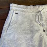 Maaji  Tammy White Embroidery Beach Shorts Pull On Drawstring Pockets - Sz L 💚🎀 Photo 8