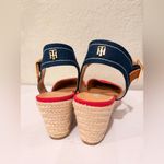 Tommy Hilfiger  Women's Nilsa Sandal Red And Tan Size 9.5  Wedges Close Toe Photo 5