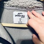 Jackson Hole Outerwear‎ size large grey sherpa half zip pullover. Gray Photo 9