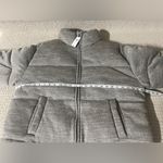 Gap  Women's Light Gray Puffer Coat Photo 4