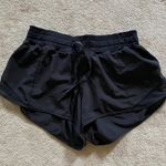 Lululemon Hotty Hot Short 2.5” Photo 0