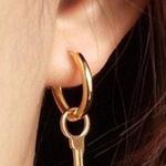 20mm Hoop With Little Key Photo 0