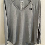 The North Face  Wander Long-Sleeve Shirt Grey V Neck Large Woman’s Photo 0