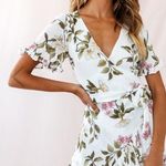 Selfie Leslie Omara Floral Wrap Dress Photo 0