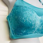 Victoria's Secret  On‎ Point Sports Bra Size 34D Aqua Water Wireless Padded Photo 1