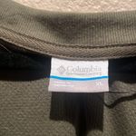 Columbia  Women’s Green Thermal Knit Henley Style Shirt Size XL Photo 3