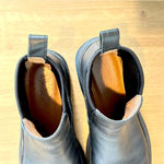 Madewell  Dani Chelsea Black Leather Lugsole Ankle Platform Boots Sz 8.5 Photo 5