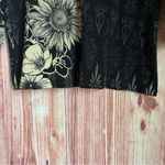 Jess & Jane Black Wildflower Print V Neck 3/4 Sleeve T Shirt Photo 4