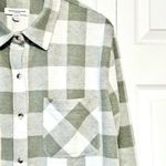 BeachLunchLounge Green & Cream Flannel Fashionable Shacket Button Down Plaid Trendy Jacket Photo 3