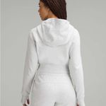 Lululemon  Scuba Full-Zip Cropped Hoodie in Heathered Core Ultra Light Grey Photo 5