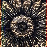 Graphic print medium women's sunflower shirt black short sleeve pre owned Photo 2