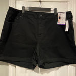 Seven7 NWT Seven Size 24W Black Denim Stretch Zip Roll Cuff Weekend Shorts Photo 0