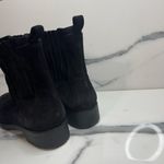 via spiga Women's Classic Black Suede Lug Sole Pull On Erisa Chelsea Boot Sz 8.5 Photo 3