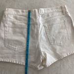 GAP WOMENS WHITE LOW RISE DENIM SHORTS 100% COTTON SIZE 8 Photo 3