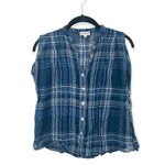 Gauahargeous Blue & White Plaid Button Photo 1