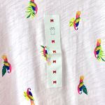 Old Navy NWT  100% Cotton Light Pink Parrot V-Neck Short-Sleeve T-Shirt Medium Photo 3