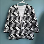 Alfred Dunner Black and White Women's 2 Piece Quarter Sleeve Blouse w/ Necklace Size undefined Photo 0