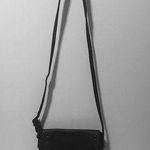 Avon Signature Collection Crossbody Bag Black Photo 5