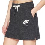 Nike  black & sail gym skirt woman size medium drawstring pockets Photo 0