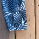 Reebok  leggings - cute fan- like design, Medium Photo 2