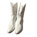 Women's western white cowboy ankle boots Size 8.5 Photo 2