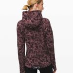 Lululemon  scuba - mini dusk floral antique bark black. Photo 1