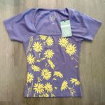 Chaser NWT Painted Daisies Sambuco Tee Lavender size S Photo 5