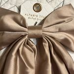 Altar'd State Bow Photo 2