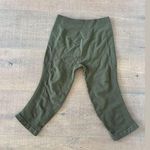 Lululemon green seamless crop workout leggings Photo 0