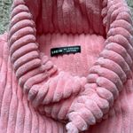 SheIn Zip-Up Cropped Pink Puffer Vest Photo 1