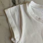 Seamless White Notch Cap Sleeve Shirt Photo 3