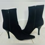 Apostrophe ”Olivia” Sz 8 1/2M Black Faux Suede Floral Accent  Ankle Boots NEW! Photo 4